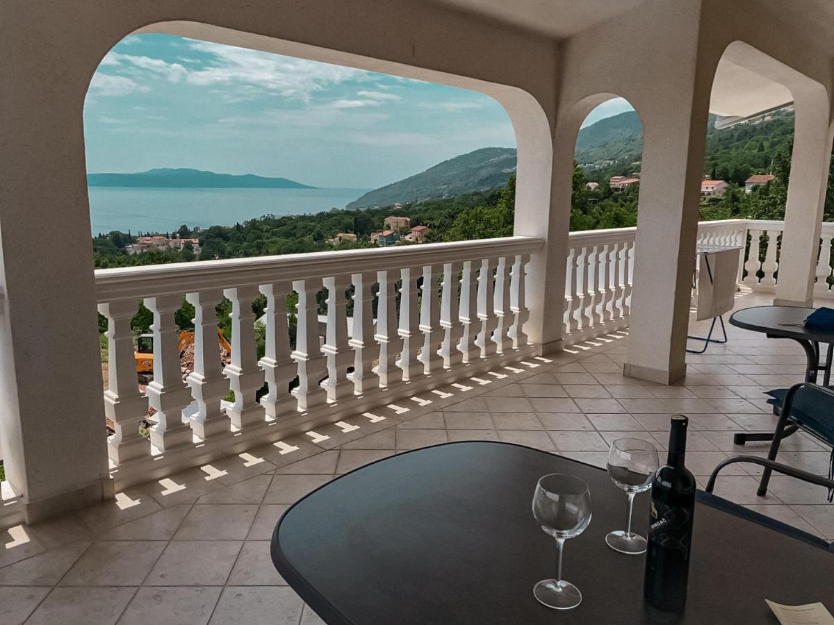 Apartments Villa Chiara Opatija Icici Bagian luar foto